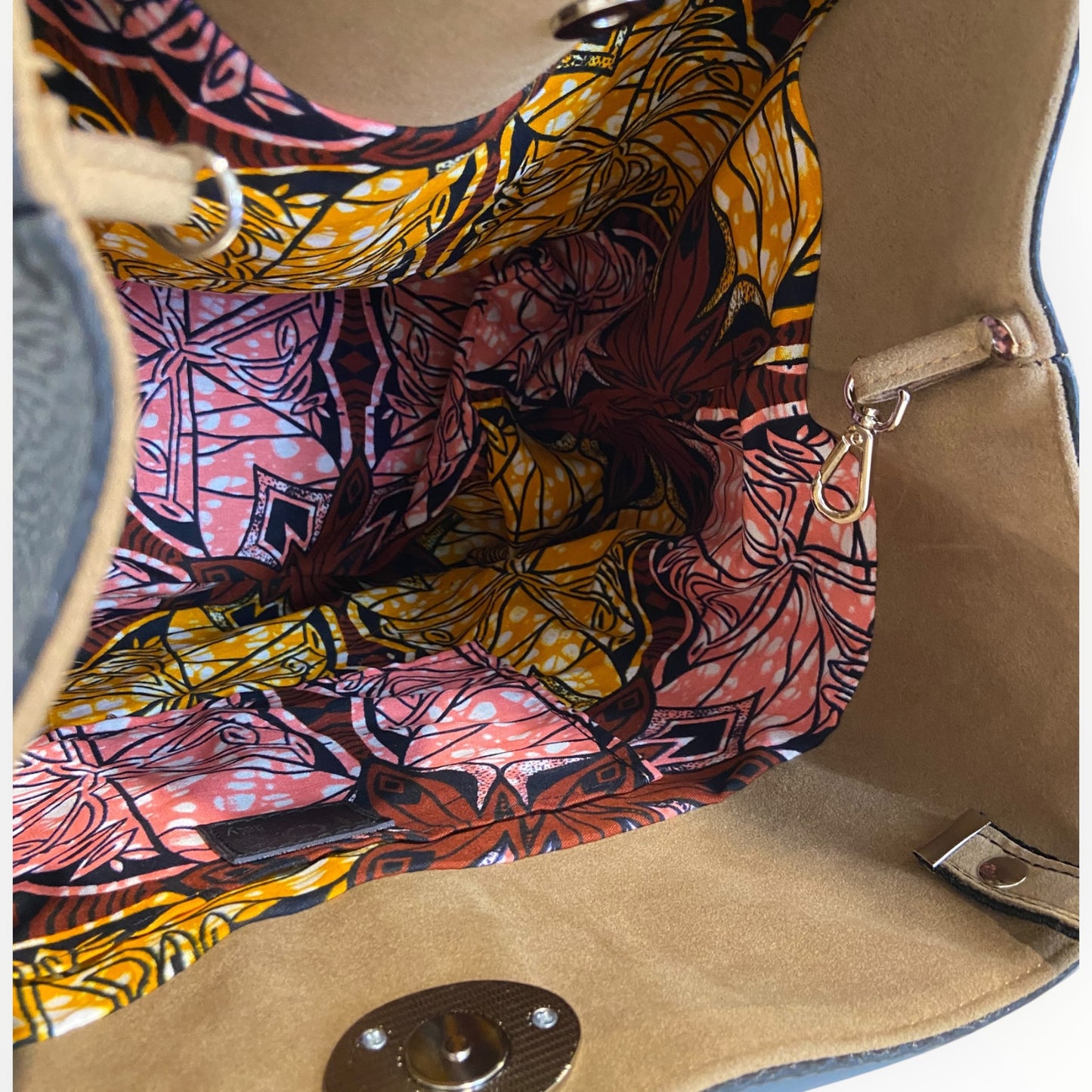Interno borsa tote donna in Alcantara e cotone africano originale Tooitaly