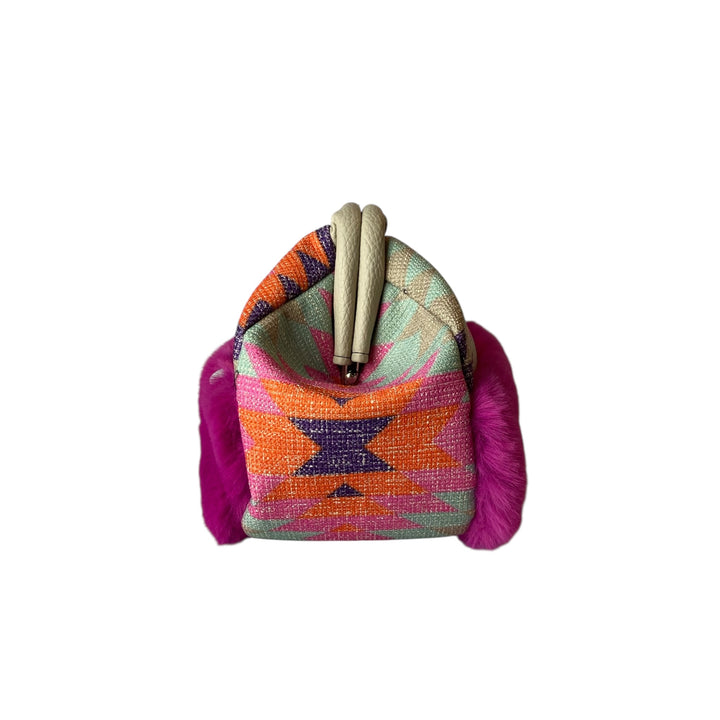 Fluffy pouch donna, per chi cerca un accessorio compatto ma ricco di carattere