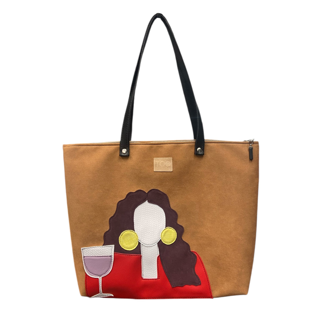 THE SIX MUSES è una capsule che non rappresenta uno stile, ma sei personalità, ogni modello è una Musa, un’energia, un carattere, un modo di stare al mondo.