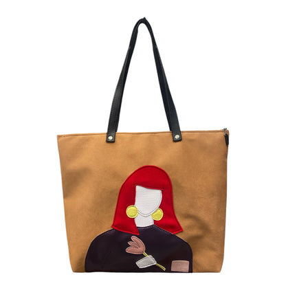 THE SIX MUSES è una capsule che non rappresenta uno stile, ma sei personalità, ogni modello è una Musa, un’energia, un carattere, un modo di stare al mondo.