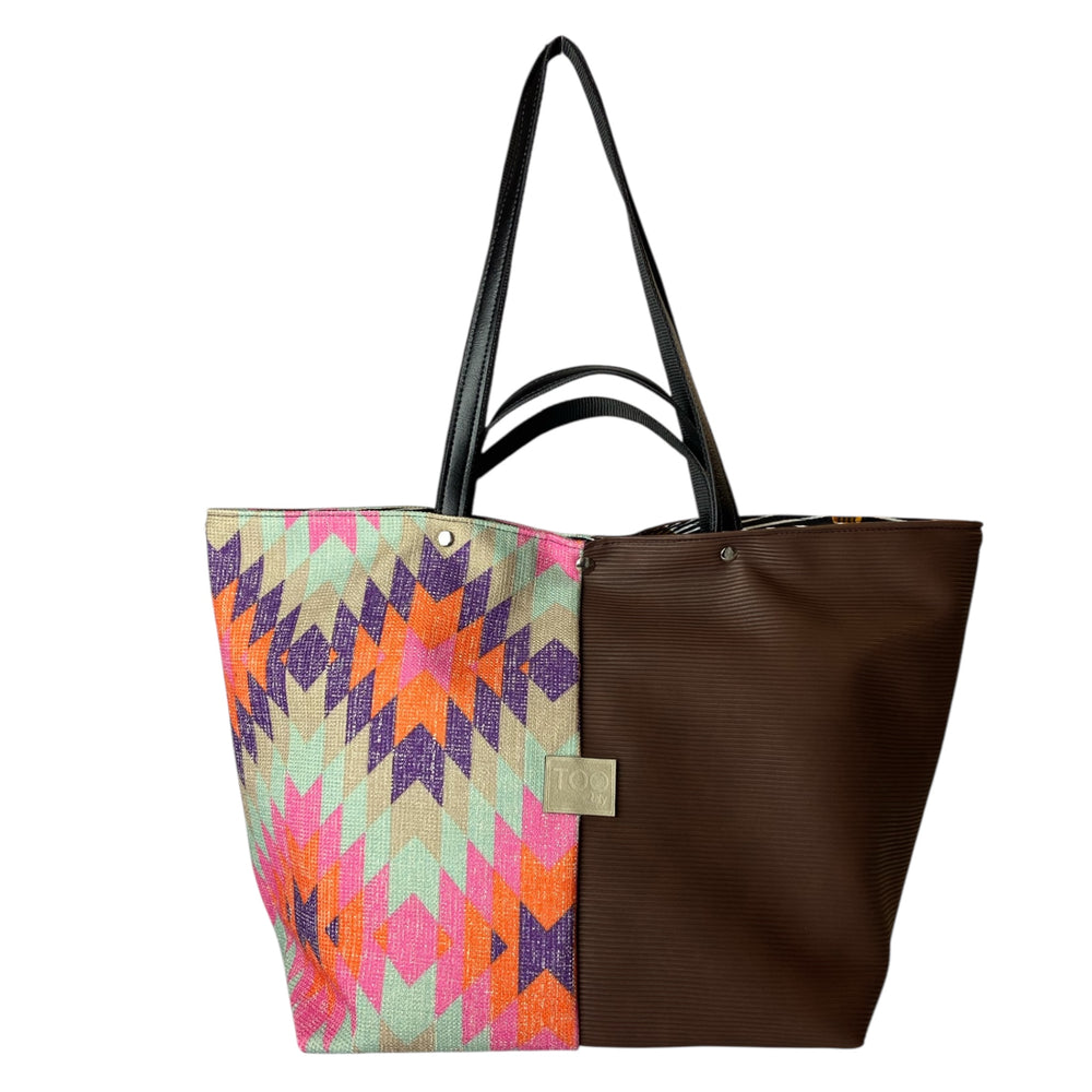 Tote, borsa a mano e a spalla ideale per chi cerca spazio, praticità e stile in un unico accessorio