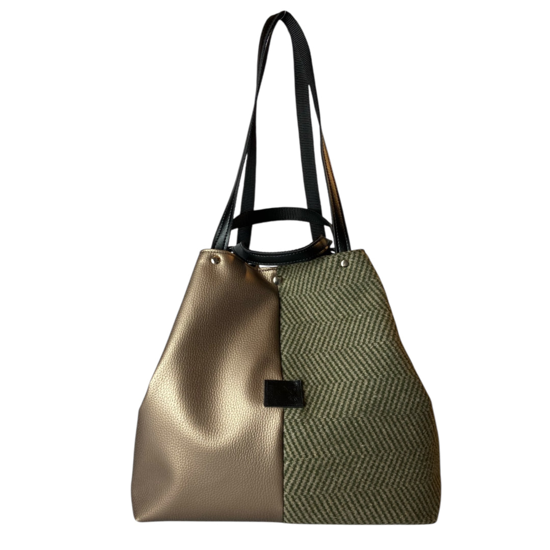 Tote, borsa a mano e a spalla ideale per chi cerca spazio, praticità e stile in un unico accessorio