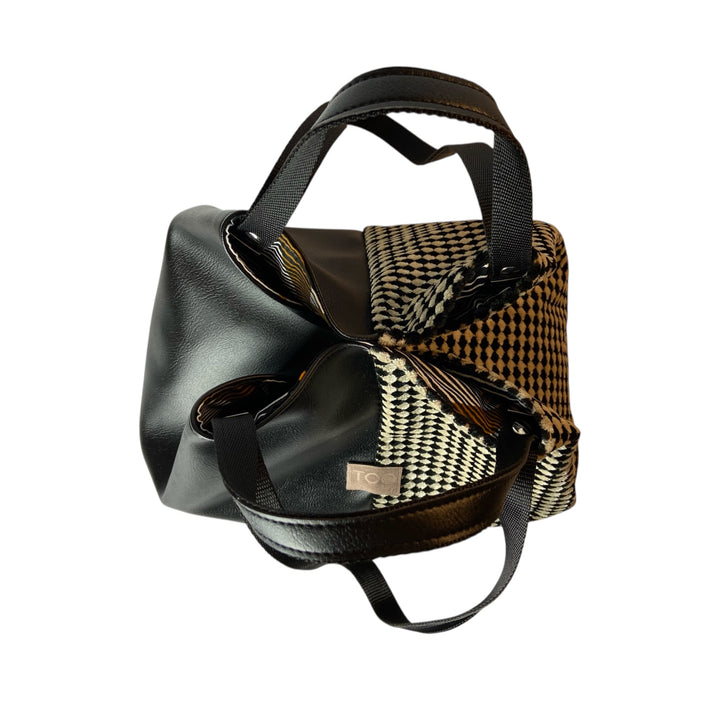 Tote, borsa a mano e a spalla ideale per chi cerca spazio, praticità e stile in un unico accessorio
