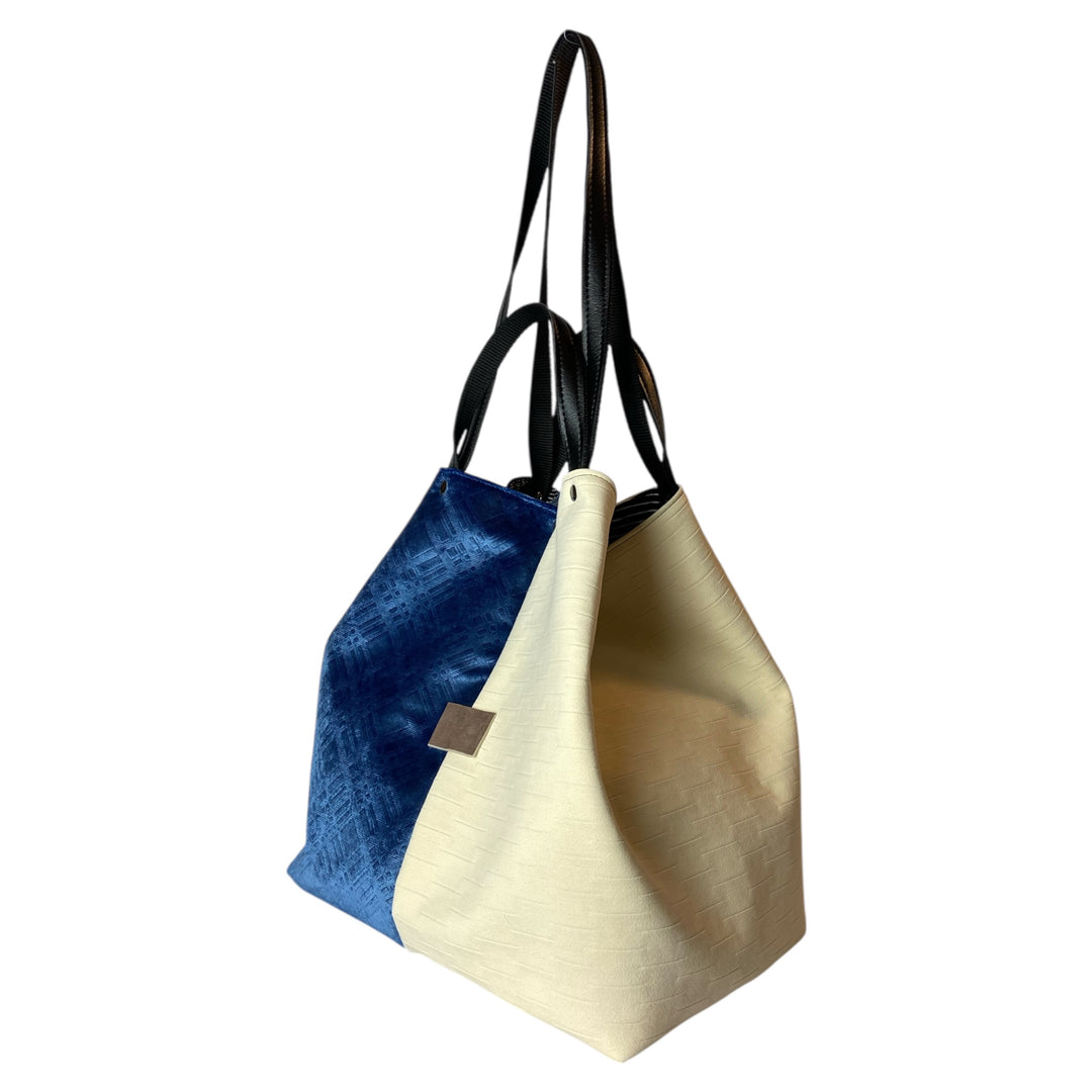 Tote, borsa a mano e a spalla ideale per chi cerca spazio, praticità e stile in un unico accessorio
