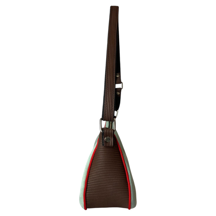 Vivienne, una tracolla elegante e sostenibile , ideale per ogni occasione, con il fascino inconfondibile del Made in Italy