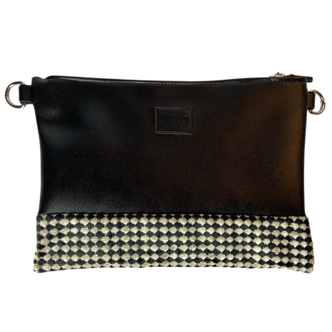 Tracollina di TOOitaly, pochette stile minimal ma ricercato, in pelle vegana e pelliccia sintetica o tessuti 100% circolari