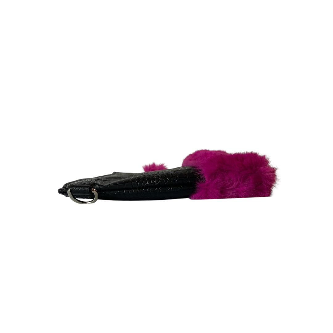 Tracollina di TOOitaly, pochette stile minimal ma ricercato, in pelle vegana e pelliccia sintetica o tessuti 100% circolari