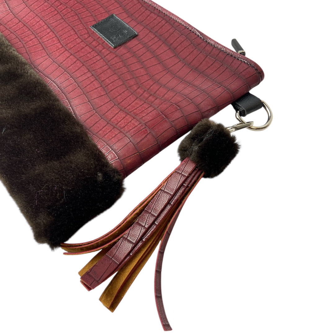 Tracollina di TOOitaly, pochette stile minimal ma ricercato, in pelle vegana e pelliccia sintetica o tessuti 100% circolari