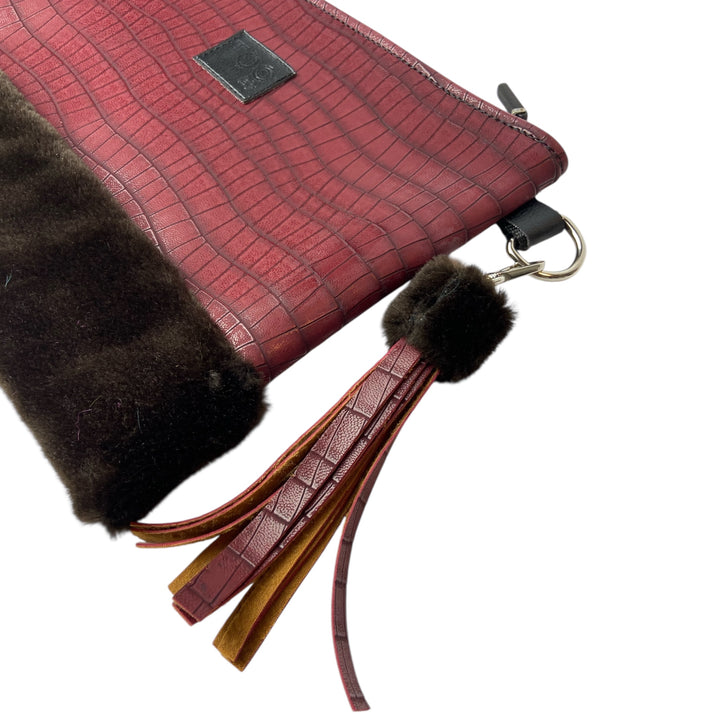 Tracollina di TOOitaly, pochette stile minimal ma ricercato, in pelle vegana e pelliccia sintetica o tessuti 100% circolari