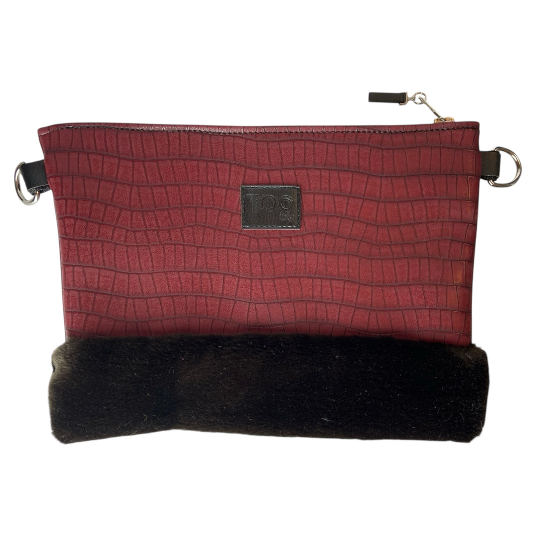 Tracollina di TOOitaly, pochette stile minimal ma ricercato, in pelle vegana e pelliccia sintetica o tessuti 100% circolari