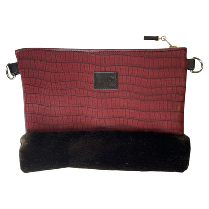 Tracollina di TOOitaly, pochette stile minimal ma ricercato, in pelle vegana e pelliccia sintetica o tessuti 100% circolari