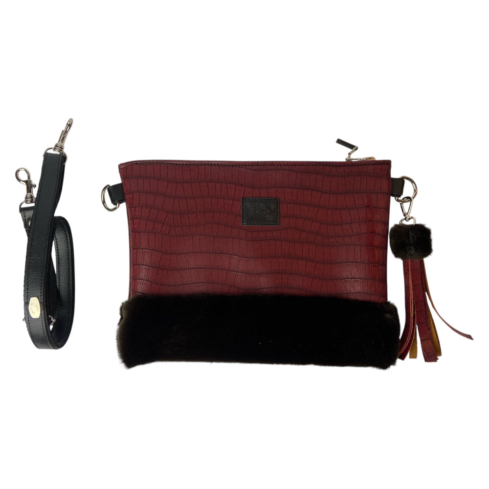 Tracollina di TOOitaly, pochette stile minimal ma ricercato, in pelle vegana e pelliccia sintetica o tessuti 100% circolari