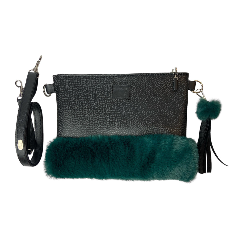 Tracollina di TOOitaly, pochette stile minimal ma ricercato, in pelle vegana e pelliccia sintetica o tessuti 100% circolari
