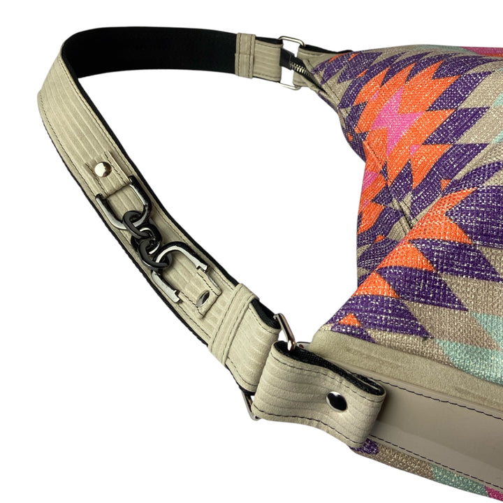 Hobo Trapezio, borsa a spalla capiente con un design morbido e avvolgente senza rinunciare alla funzionalità
