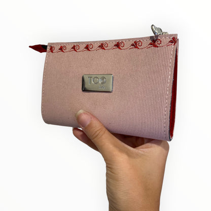 Pochette in Alcantara rosa rigatino con ricami rossi TOOitaly
