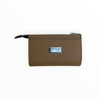 Pochette donna color sabbia in Alcantara ricamata con cuori