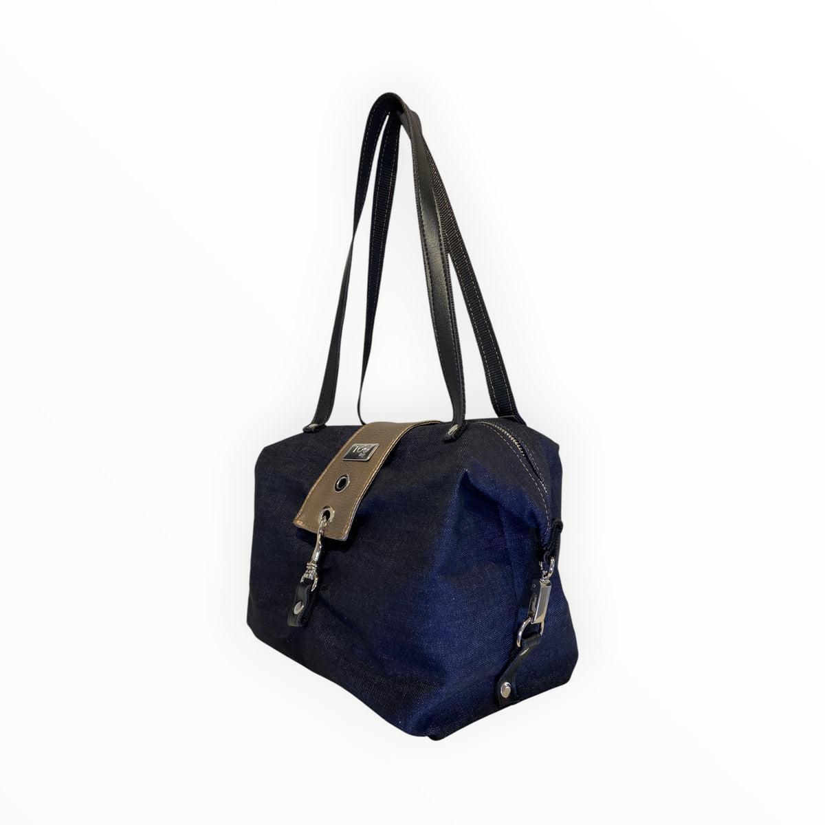 Borsa donna in jeans con dettagli bronzo e moschettoni laterali