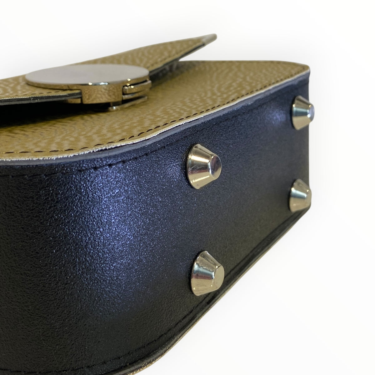 Fondo della borsa Chicca XL TOOitaly con piedini metallici