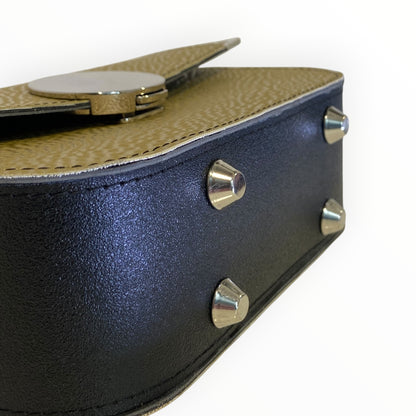 Fondo della borsa Chicca XL TOOitaly con piedini metallici