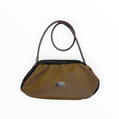 Borsa Fluffy TOOitaly dettaglio in Alcantara sabbia e pelle artificiale nera effetto diamantato
