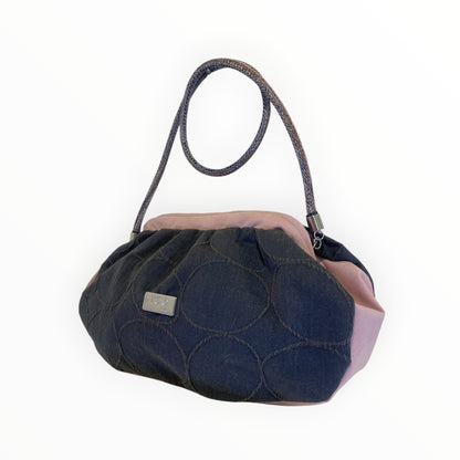 Borsa Fluffy TOOitaly in tessuto grigio con cerchi a rilievo e Alcantara rosa
