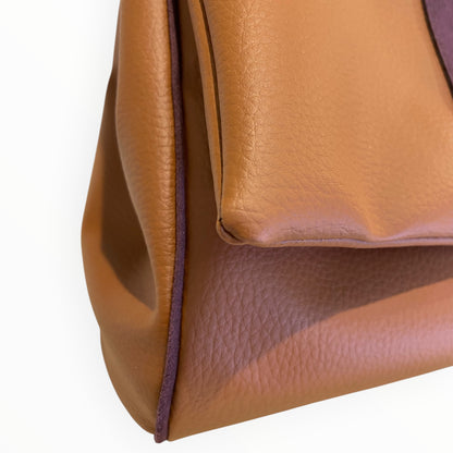 Dettaglio laterale borsa Miura Maxi con bordino in Alcantara bordeaux