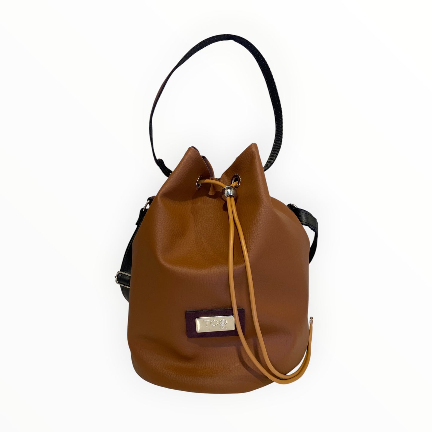  Borsa secchiello cuoio Tooitaly indossata a spalla