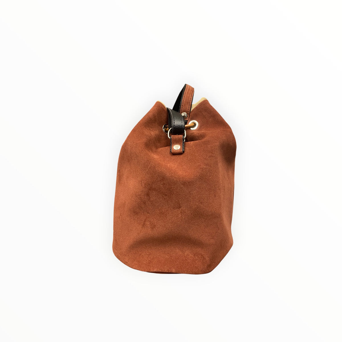 Profilo della borsa secchiello mattone con tracolla e dettagli decorativi