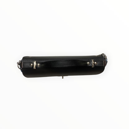 Borsa baguette maxi nera in PVC satinato vista dall'alto