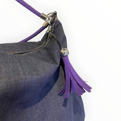 
Dettaglio jeans e pelle artificiale bronzo della borsa Hobo TOOitaly