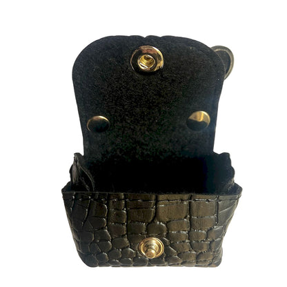 Micro borsa portachiavi TOOitaly, un accessorio artigianale realizzato con materiali vegan e cruelty-free. Perfetta come charms
