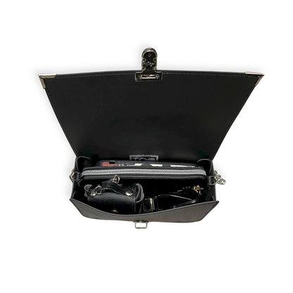 Chicca Maxi TOOitaly: Messenger Bag artigianale Made in Italy compatta in PVC satinato con tracolla e dettagli in resina