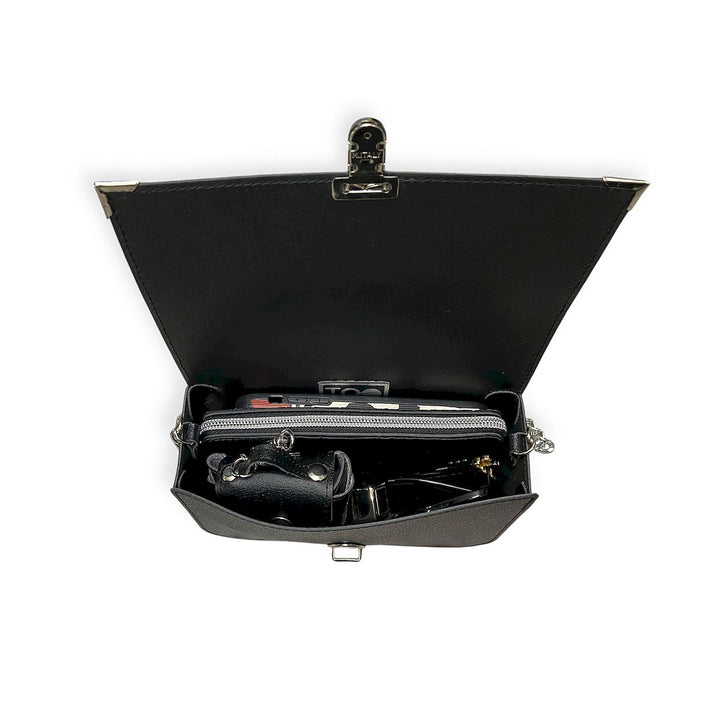 Chicca Maxi TOOitaly: Messenger Bag artigianale Made in Italy compatta in PVC satinato con tracolla e dettagli in resina
