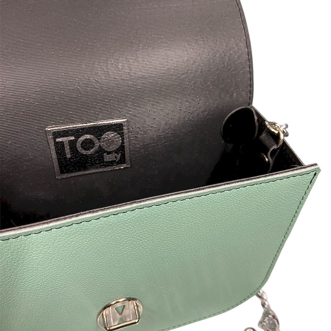 Chicca Maxi TOOitaly: Messenger Bag artigianale Made in Italy compatta in pelle artificiale con tracolla e dettagli in resina