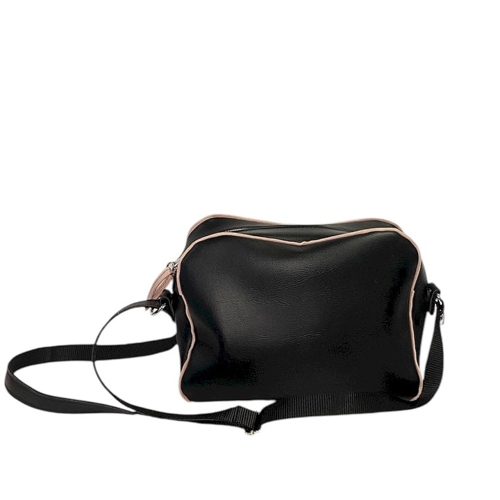 Camera Bag borsa con struttura morbida a tracolla in pelle vegan con bordo a contrasto e tasca frontale in rafia 100% circolare