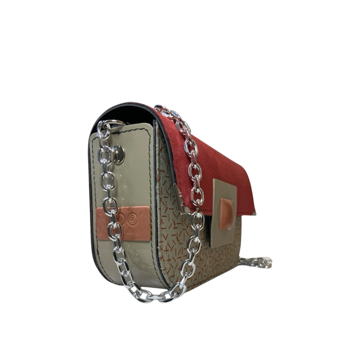 Chicca Maxi TOOitaly: Messenger Bag artigianale Made in Italy compatta in PVC e Alcantara con tracolla e dettagli in resina