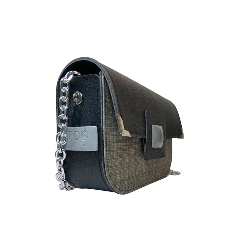 Chicca Maxi TOOitaly: Messenger Bag artigianale Made in Italy compatta in PVC e Alcantara con tracolla e dettagli in resina