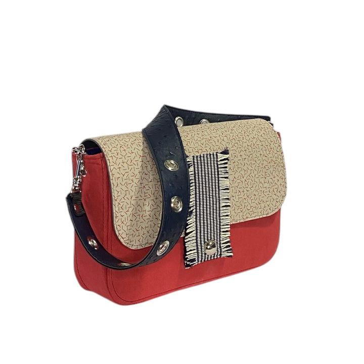 Ester Maxi TOOitaly:  borsa a tracolla con struttura semirigida artigianale Made in Italy compatta in PVC e Alcantara con manico in pelle vegan