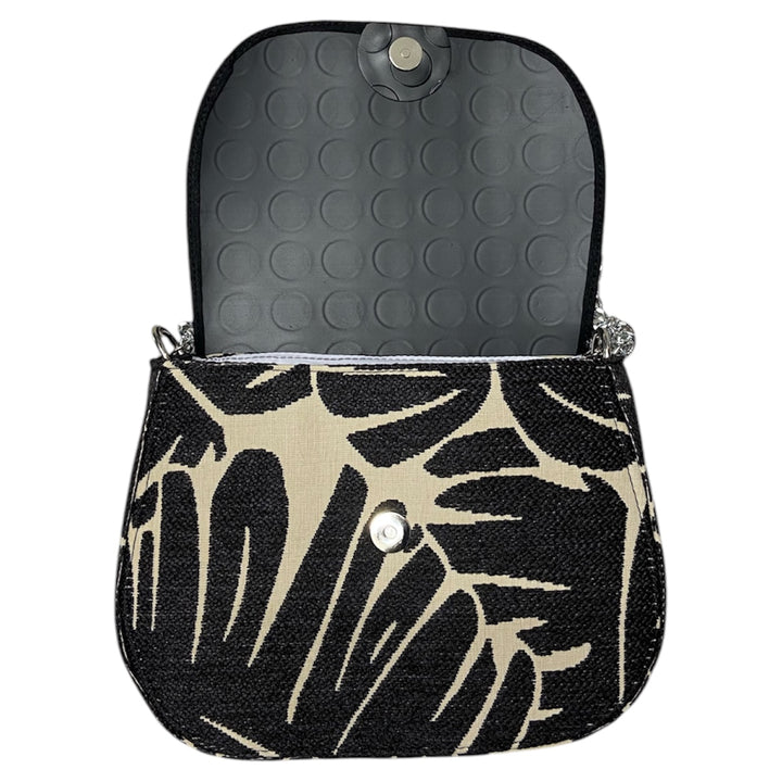 Everyday, borsa con struttura semirigida in tessuto foglia, bordo elegante in pelle vegan nera