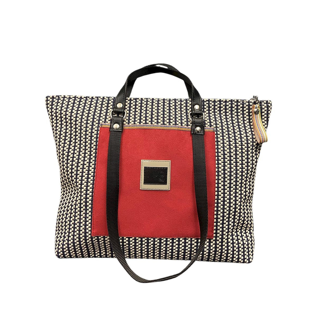 Shopper dallo stile contemporaneo, spaziosa e perfetta per ogni occasione, con un'anima eco-friendly