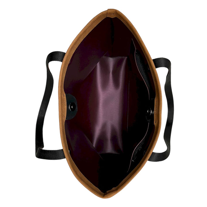 Tote : borsa a spalla artigianale in tessuti circolari e alcantara, con tasca interna con cerniera, chiusura calamitata e manici in Cordura riciclata