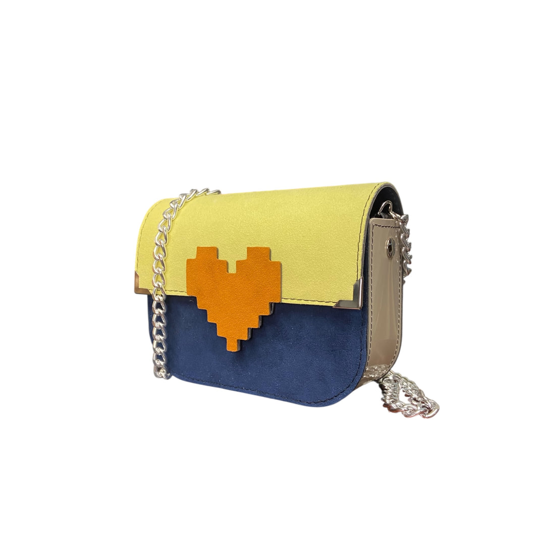 Chicca Mini Blu Oceano, borsa sostenibile compatta che esprime profondità, energia e stile contemporaneo