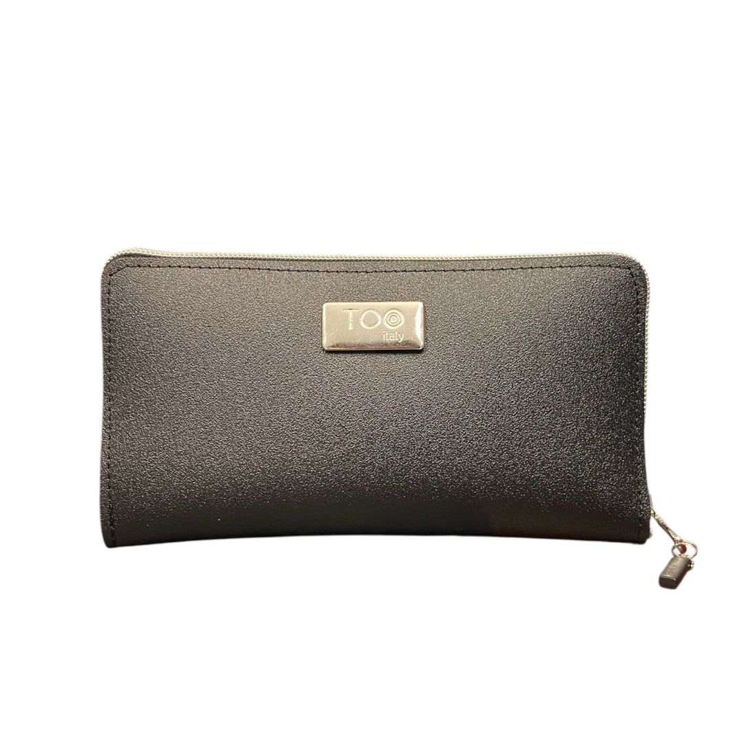 Portafoglio Maxi TOOitaly in PVC satinato nero con zip. Design minimal, capiente e pratico.