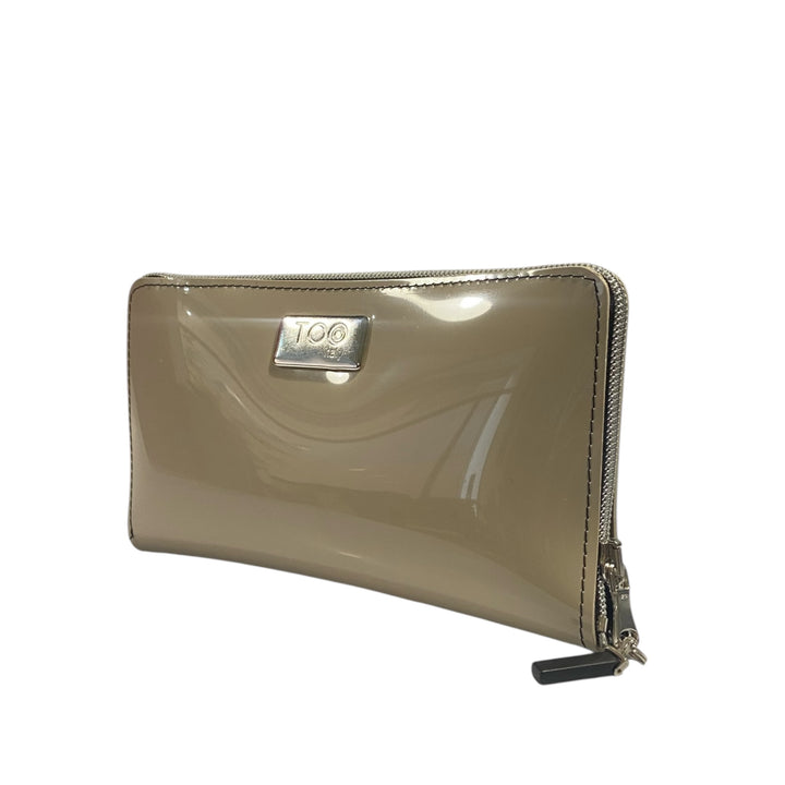 Portafoglio Maxi TOOitaly beige in PVC lucido con zip perimetrale. Elegante e luminoso.