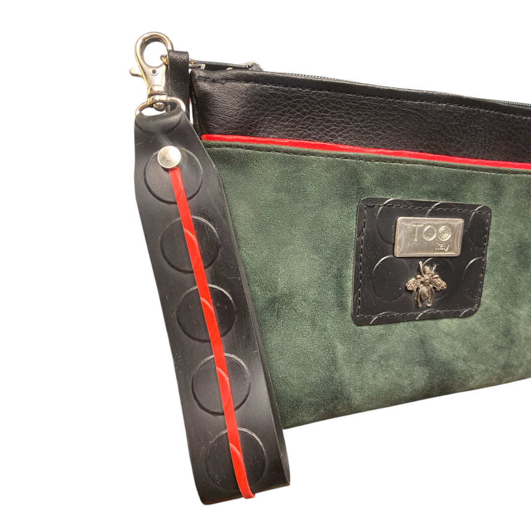 Pochette TOOitaly Ape SecondHand, compatta, funzionale e dal carattere grafico