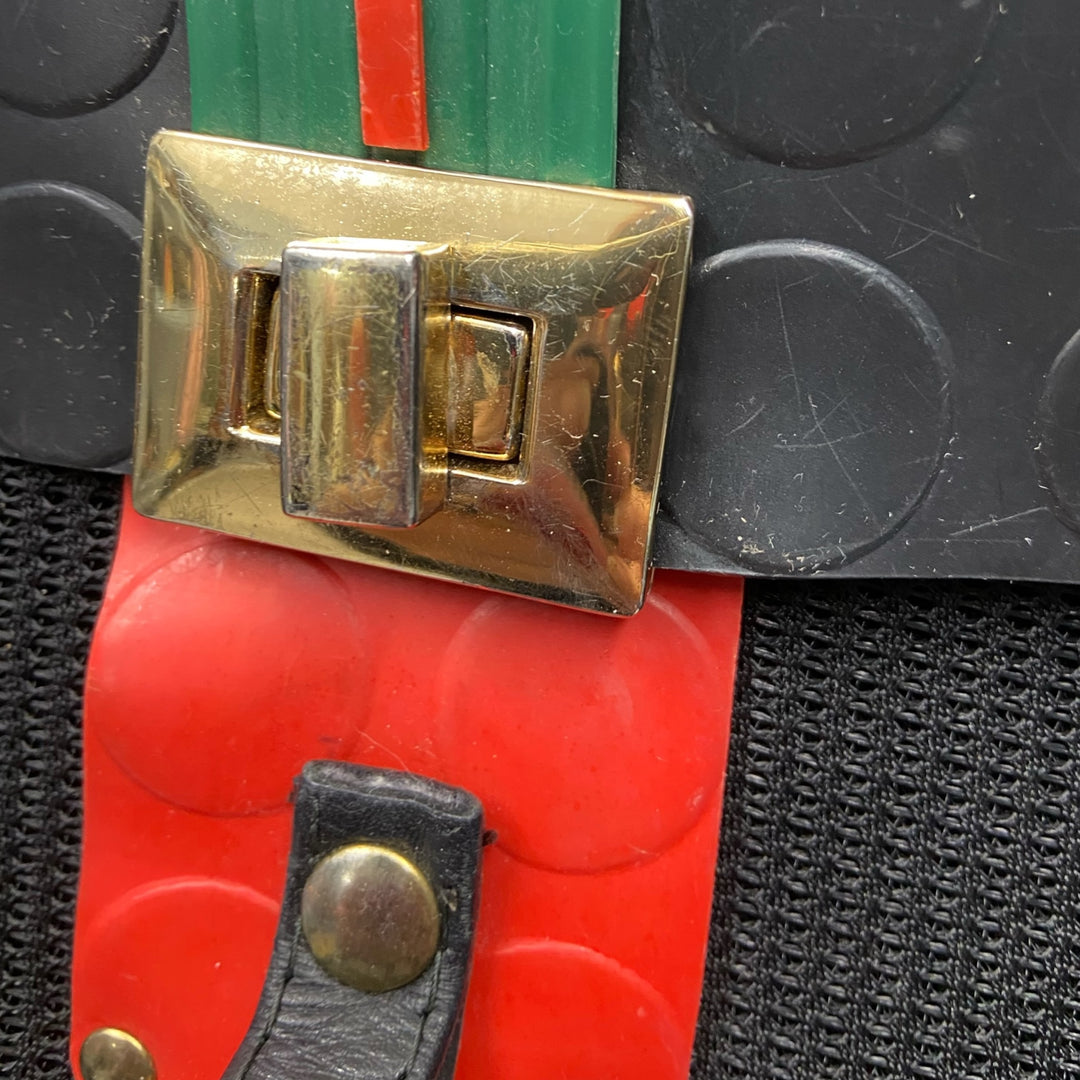 Zaino SecondHand Gold Iconic, struttura capiente, pratica e studiata per accompagnarti ogni giorno, mantenendo uno stile forte e riconoscibile